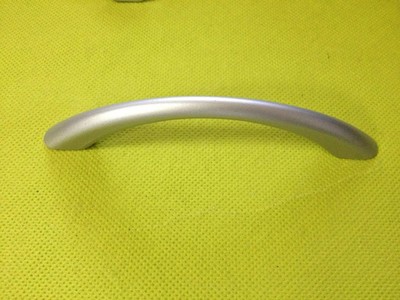 【廠家供應優質弧形塑料拉手96mm 銀白 家具五金配件】價格,廠家,圖片,其他家具櫥柜五金,福州耐豐貿易-